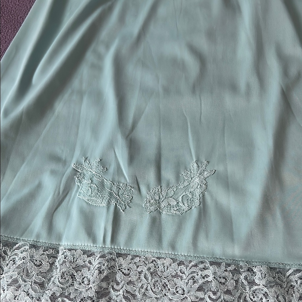 🎁Warner’s Beautiful Half Slip - Picture 2 of 5